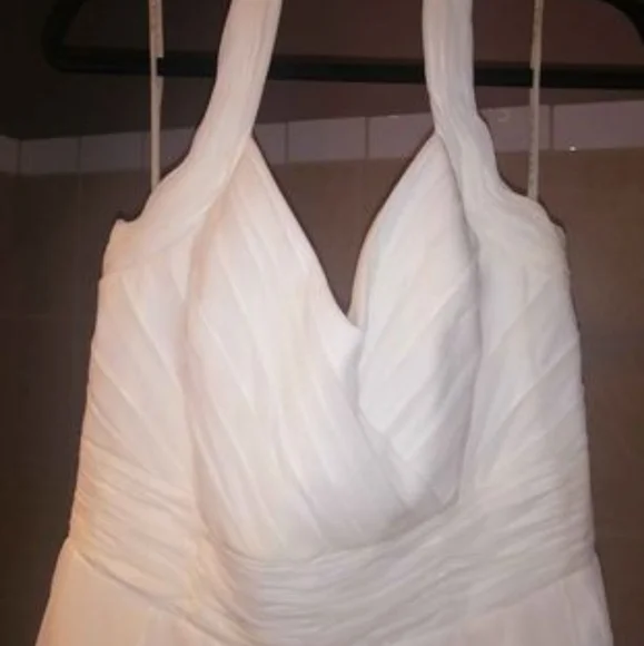 Wedding Dress - Picture 6 of 10